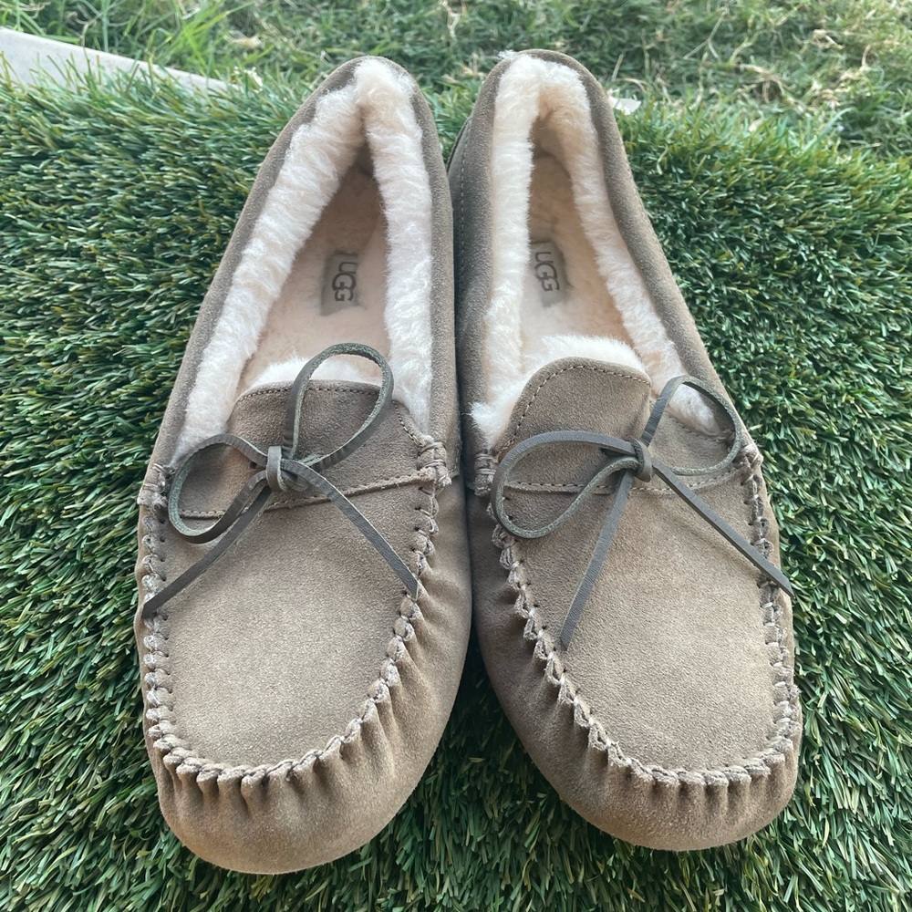 Men’s UGG Corvin Loafer Suede sz 11